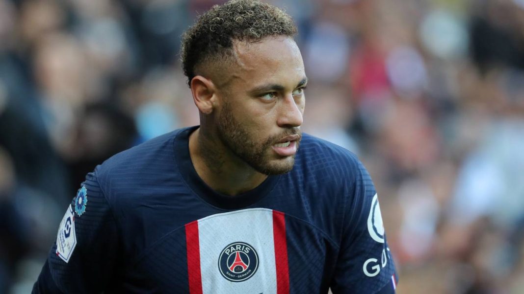 Paris (France), 13/11/2022.- Paris Saint Germain's Neymar Jr reacts during the French Ligue 1 soccer match between PSG and AJ Auxerre, in Paris, France, 13 November 2022. (Francia) EFE/EPA/CHRISTOPHE PETIT TESSON
