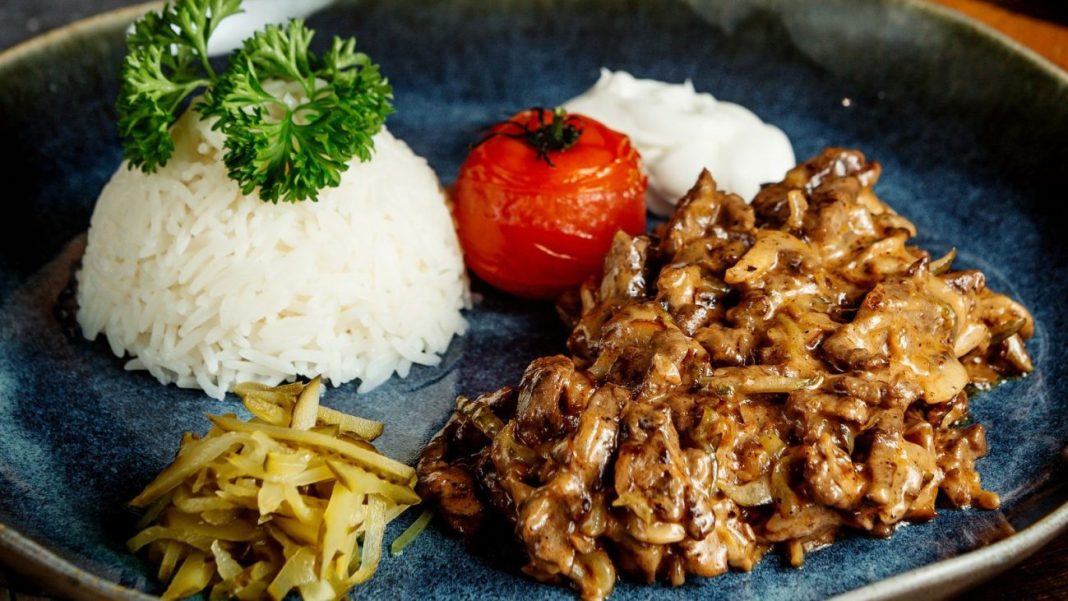 Coxão mole e patinho estão entre as carnes mais baratas para strogonoff.